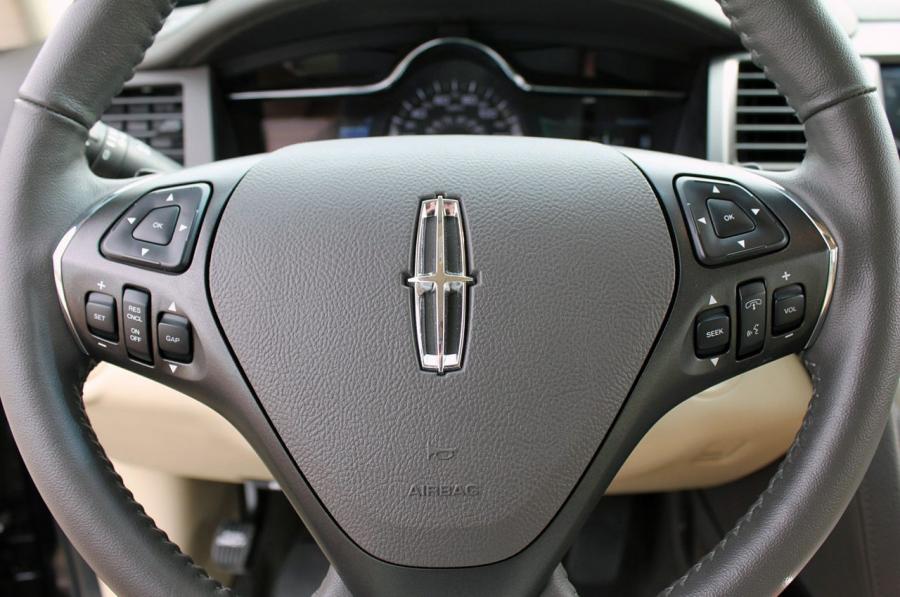  Lincoln MKS EcoBoost 2013 года  (фото 28 из 42)